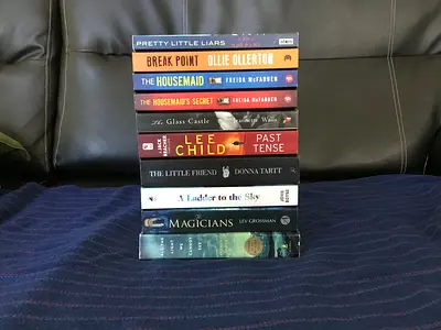 10 THRILLER NOVELS