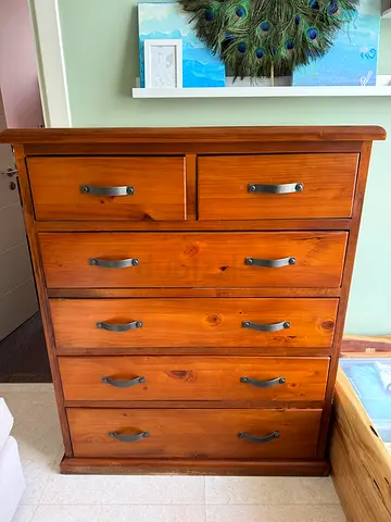 Chest of drawers