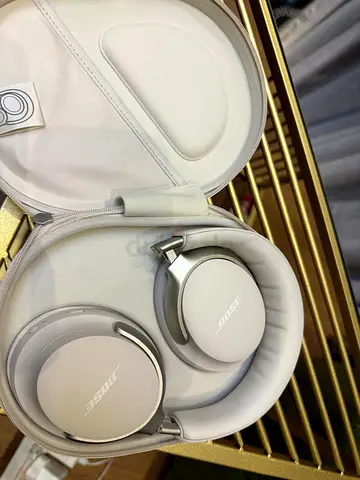 Bose QuietComfort Ultra Headphones - White - Original with Case - Excellent