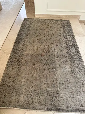 Vintage-style grey patterned runner rug - good condition - Turkish made (280 x 165 cm)