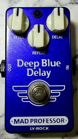 Deep Blue Delay Pedal