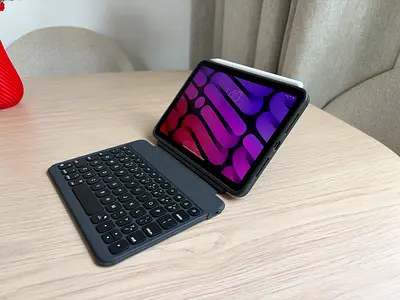 iPad mini with Apple Pencil Pro and Keyboard Case - Excellent Condition