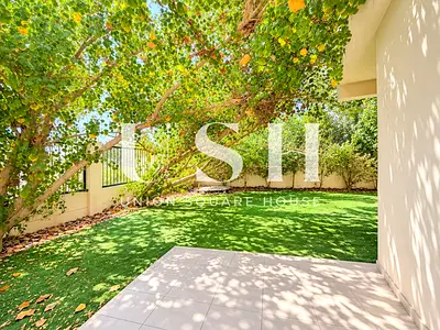 Single Row 4BR | End Unit | Private Garden | Vacant