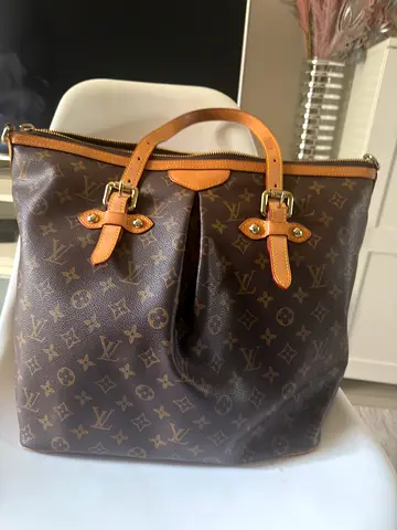 Pre-owned Louis Vuitton Monogram Canvas Handbag - Medium Size