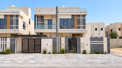 Al Rawdah 2 – Strategically located in the heart of local amenities | 5 master bedrooms + a spaciou