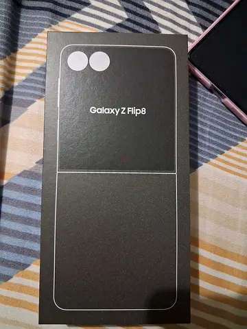 Samsung Galaxy Z Flip8 Pink colour