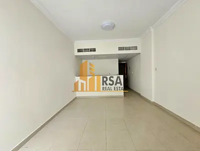 Studio With Separate Kitchen/Family Building/Near School Area