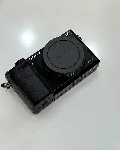 Sony Alpha a6000 Mirrorless Camera Body (E-mount) - Good Condition