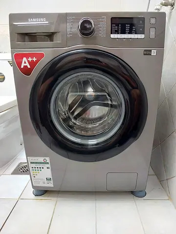 Moving out, Samsung washing machine 8kg for sale