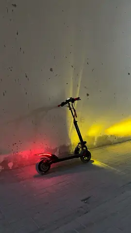 Electric kick scooter with front and rear lights – used, good condition