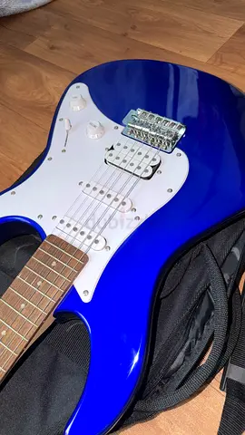Yamaha electric guitar and amplifier- as new