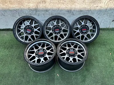 5x Original KMC wheels size 17” 6x139.7