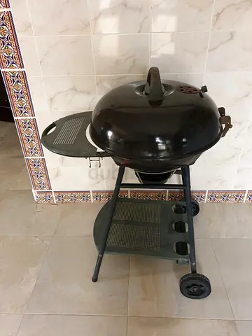 BBQ charcoal grill