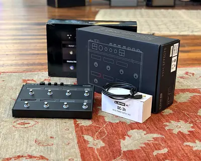 Line 6 HX Effects Multi-FX Pedal + Power Supply & Boxes - Like New