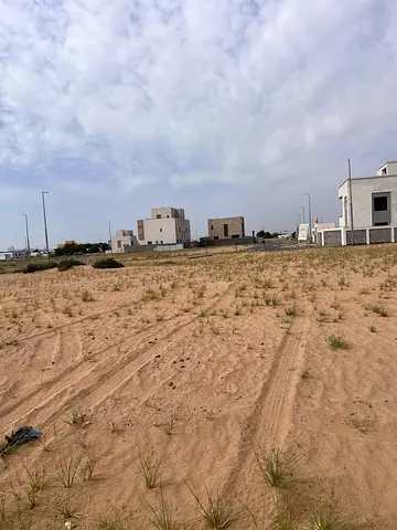 Residential plot for sale in the Muzeira’a area