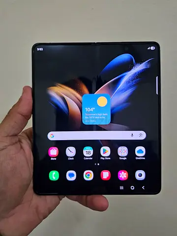 Samsung Z Fold 4 5G with charger 12Gb Ram 1Tb storage 1physical sim + esim 1 day full battery timing