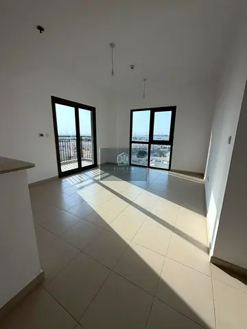 Unfurnished | Bright Unit | Vacant Now