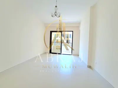Spacious 1bhk with wardrobe and 2 bath and balcony