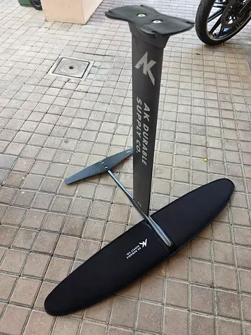 Airush Foil 1600cm2 and 80cm mast