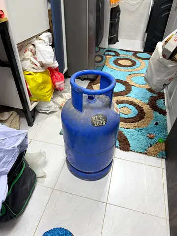 Gas cylinder with regulator