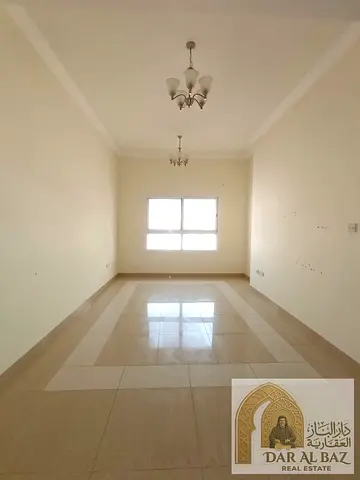 باركنج مجاني + إطلالة مفتوحة! شقة غرفة وصالة في المجاز 2، بلكونة واسعة، غرفة ماستر، حمامين، خزائن بالحائط وتكييف مركزي، على شارع جمال عبد الناصر ومخرج