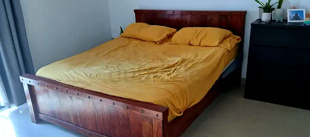 Solid sheesham king bed frame, metal studs