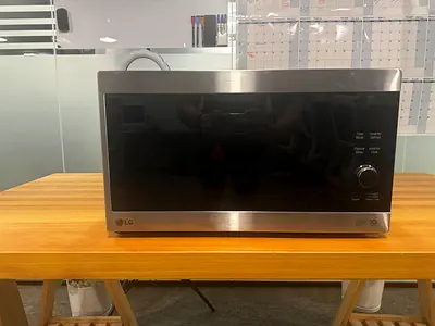 LG NeoChef Smart Inverter Microwave 42L