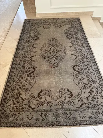 Grey vintage-style runner rug, v. good used condition - Turkish made (280 x 160 cm)