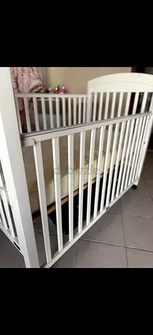 Baby Crib - Very Good Condition