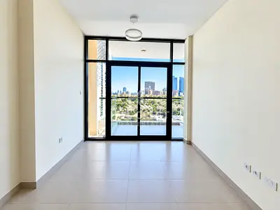 Modern 1BR | Private Balcony | City View