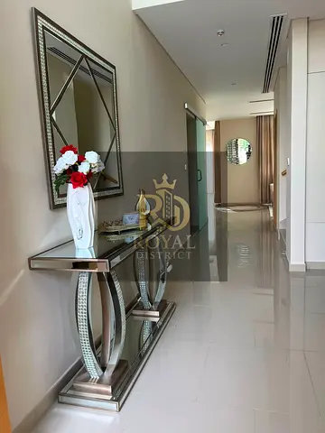 بسعر لقطة | تملك فيلا فاخرة مكونة من 4 غرف | مفروشة بالكامل | تشطيبات راقيية | تصميم عصري | موقع مميز فى الليلك | أرقى مناطق الشارقة