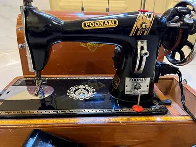Poonam Vintage Sewing Machine in Working Condition