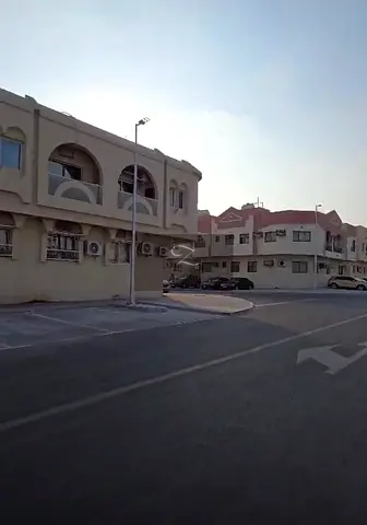 🏢 للبيع بناية استثمارية في منطقة اليرموك – الشارقة 🔥 فرصة استثمارية مميزة بسعر نهائي!