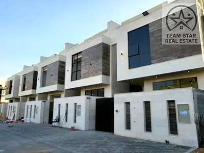 Townhouse for rent, fully clad in stone, consisting of a ground floor, first floor, and roof terrac