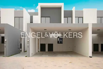 Spacious Villa | Bright Layout | Single Row