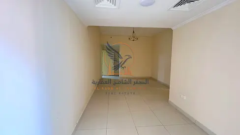 شقة عائلية متكاملة بمساحات واسعة وخزائن حائط مدمجة مع بلكونة وجيم ومسبح وتصميم عصري يمنح الراحة والخصوصية لجميع أفراد الأسرة