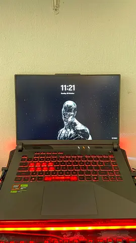 Asus strix g16 ryzen 9 rtx 5070ti