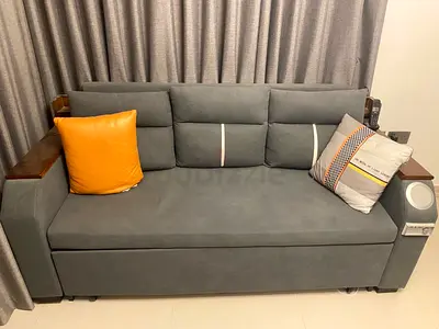 Grey Sofa Bed with Built-in Speakers – 183 x 80 cm
Pull-out sofa bed, built-in Bluetooth speakers