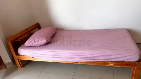 Bed and 2 side tables
