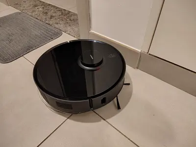 Xiaomi Robot Vacuum S10T - like new, hardly used