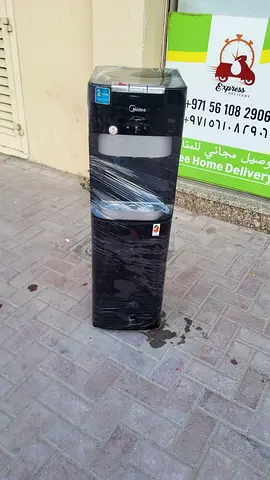 Bottom load water dispenser
