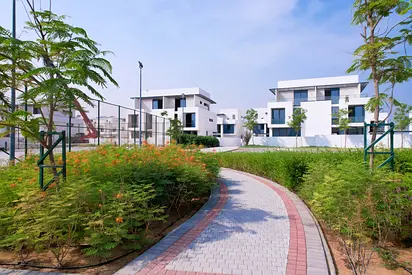 WATERFRONT COMMUNITY l LUXURY LIVING l FREE HOLD