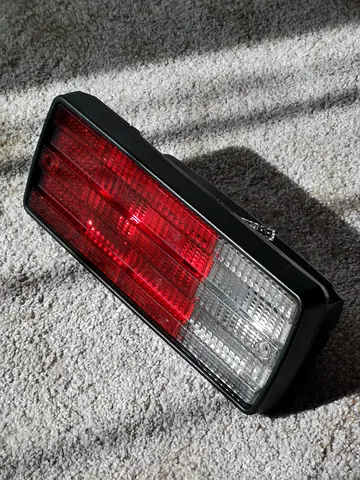 G WAGON RIGHT OR LEFT TAIL LIGHT