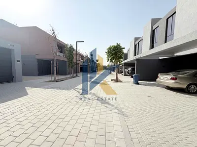 Corner 4 bhk/ townhouse with Mujlas In gated community