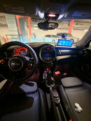 2015 MINI Cooper GCC Specs Well Maintained, only 125K kilometres lady driven