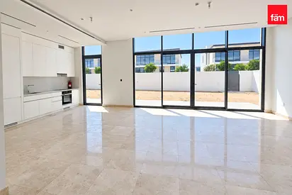 Independent Villa | Closed and Open Kitchen