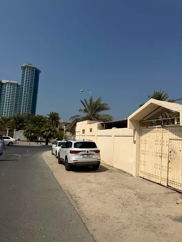 🏡 Available For Sale - Villa - Al Rumailah 2 - Ajman Details: 📍 Location: Al Rumailah 2 - Ajman
