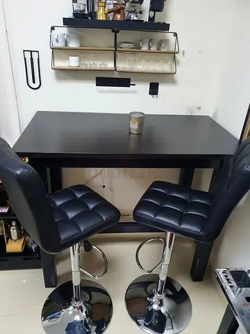 IKEA Black High Bar Tabl with Bar stools