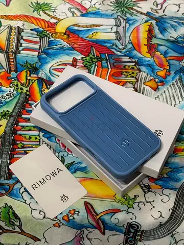 Rimowa case