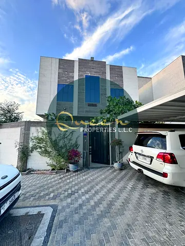 فيلا مفروشة بالكامل مع مواقف لـ 8 سيارات وقريبة من E311 وE611